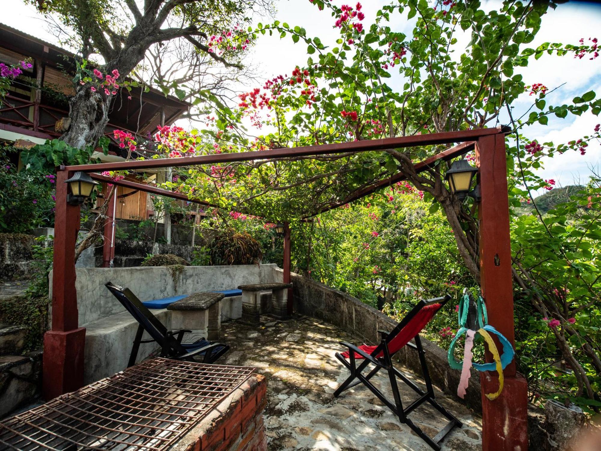 1 Bedroom Apartment With Bay View, 3 Blocks From Beach And Center Of San Juan سان خوان ديل سور المظهر الخارجي الصورة